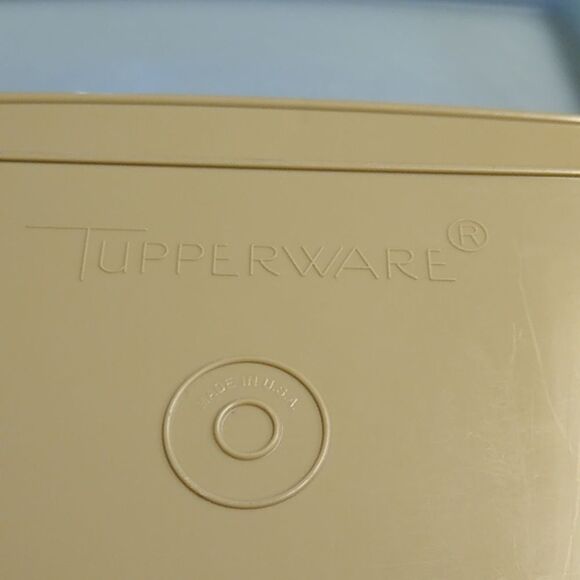 Vintage Tupperware Deviled Eggs White and Tan Tray/Dish with Lid Cottagecore - Picture 5 of 7